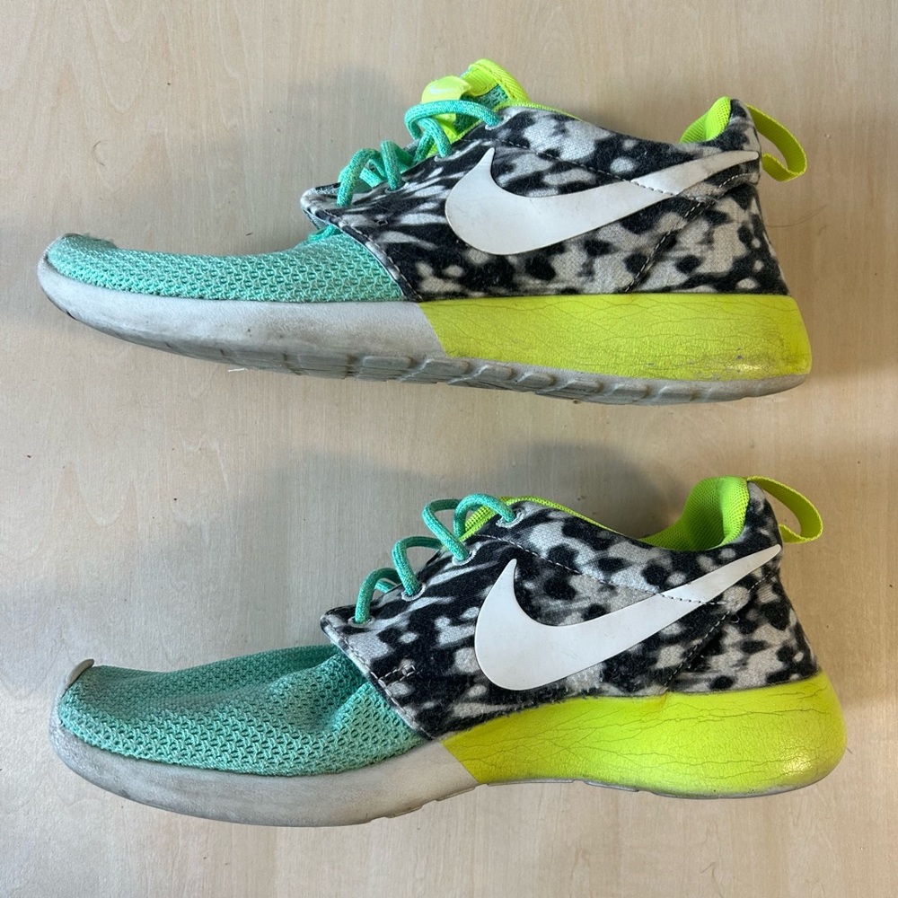 CUSTOM Nike Roshe Sneakers